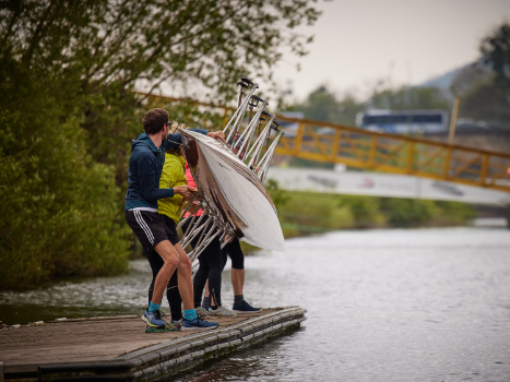 Vierer ins Wasser k.jpg