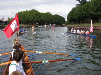Die Boote warten auf den Start